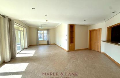 Apartment - 3 Bedrooms - 3 Bathrooms for rent in Al Das - Shoreline Apartments - Palm Jumeirah - Dubai