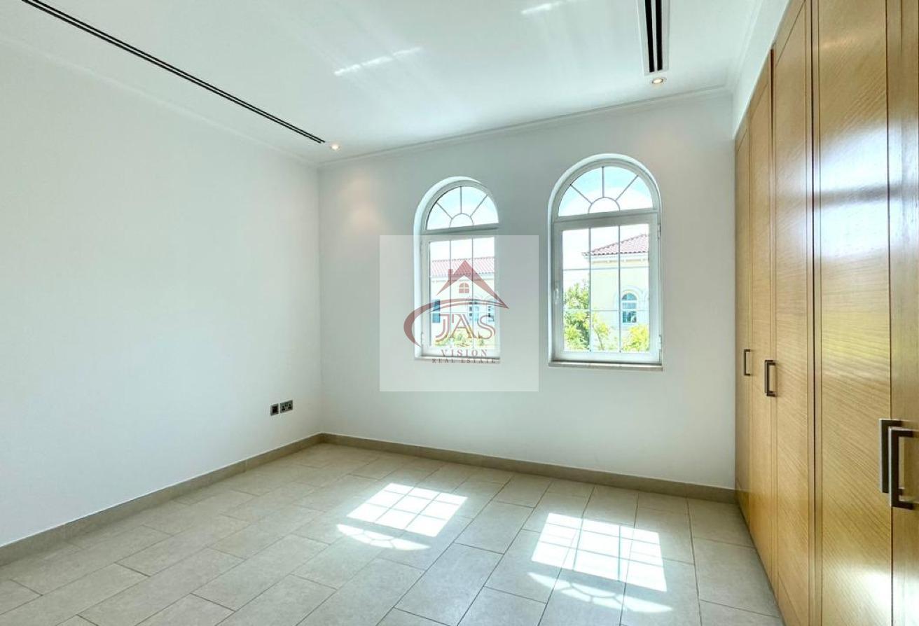 SINGLE ROW | HUGE GARDEN | 4 BEDROOMS LEGACY VILLA photo 5