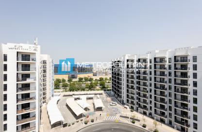 Apartment - 1 - 1 for sale in Waters Edge - Yas Island - Abu Dhabi