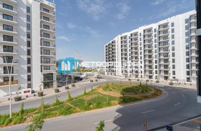 Apartment - 1 - 1 for sale in Waters Edge - Yas Island - Abu Dhabi