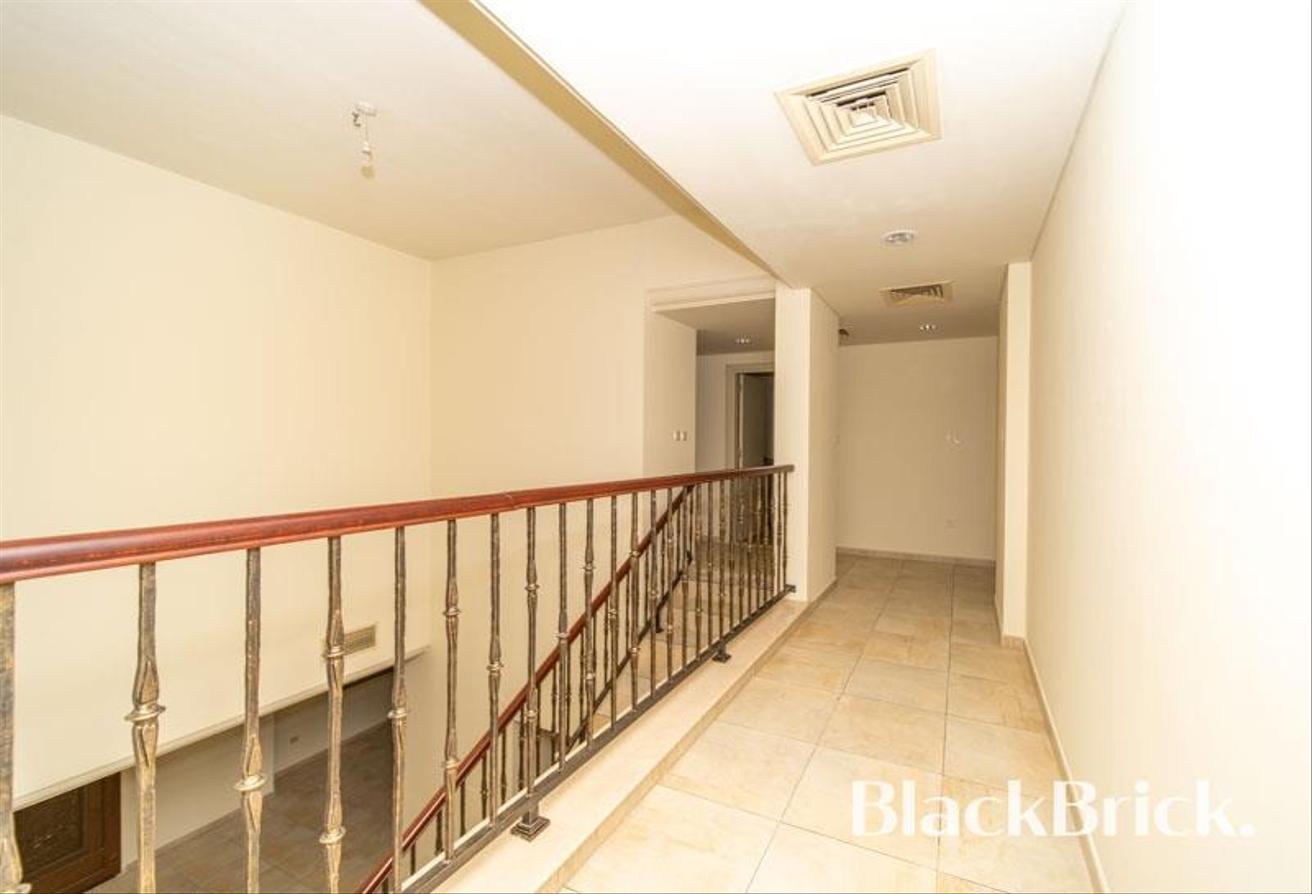 Prime Location |Golf Facing| Swimming Pool photo 5