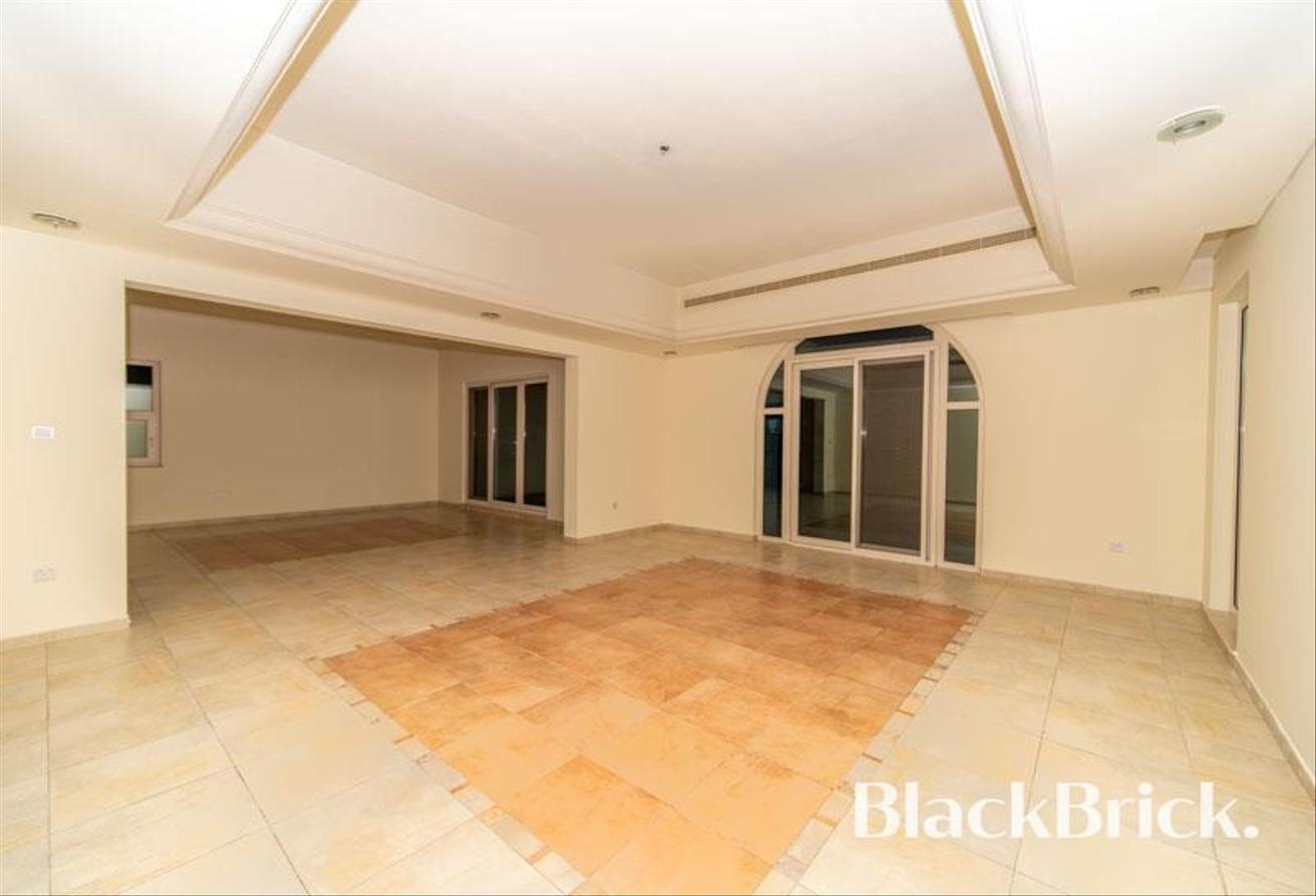 Prime Location |Golf Facing| Swimming Pool photo 8