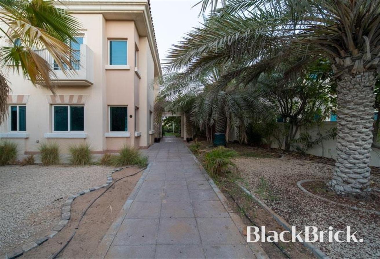 Prime Location |Golf Facing| Swimming Pool photo 10