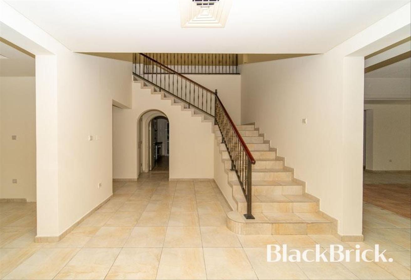 Prime Location |Golf Facing| Swimming Pool photo 7