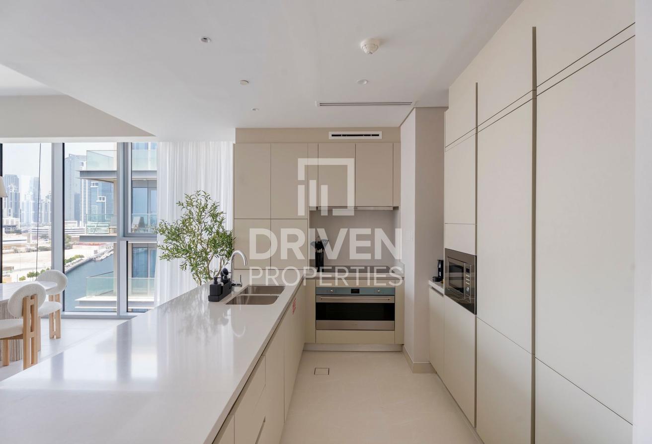 Fully Furnished | Canal View | Burj Khalifa View photo 5