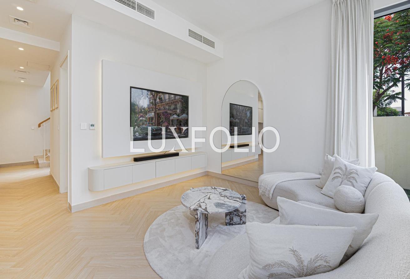 Luxury Upgrades | True Corner | Large Plot photo 6