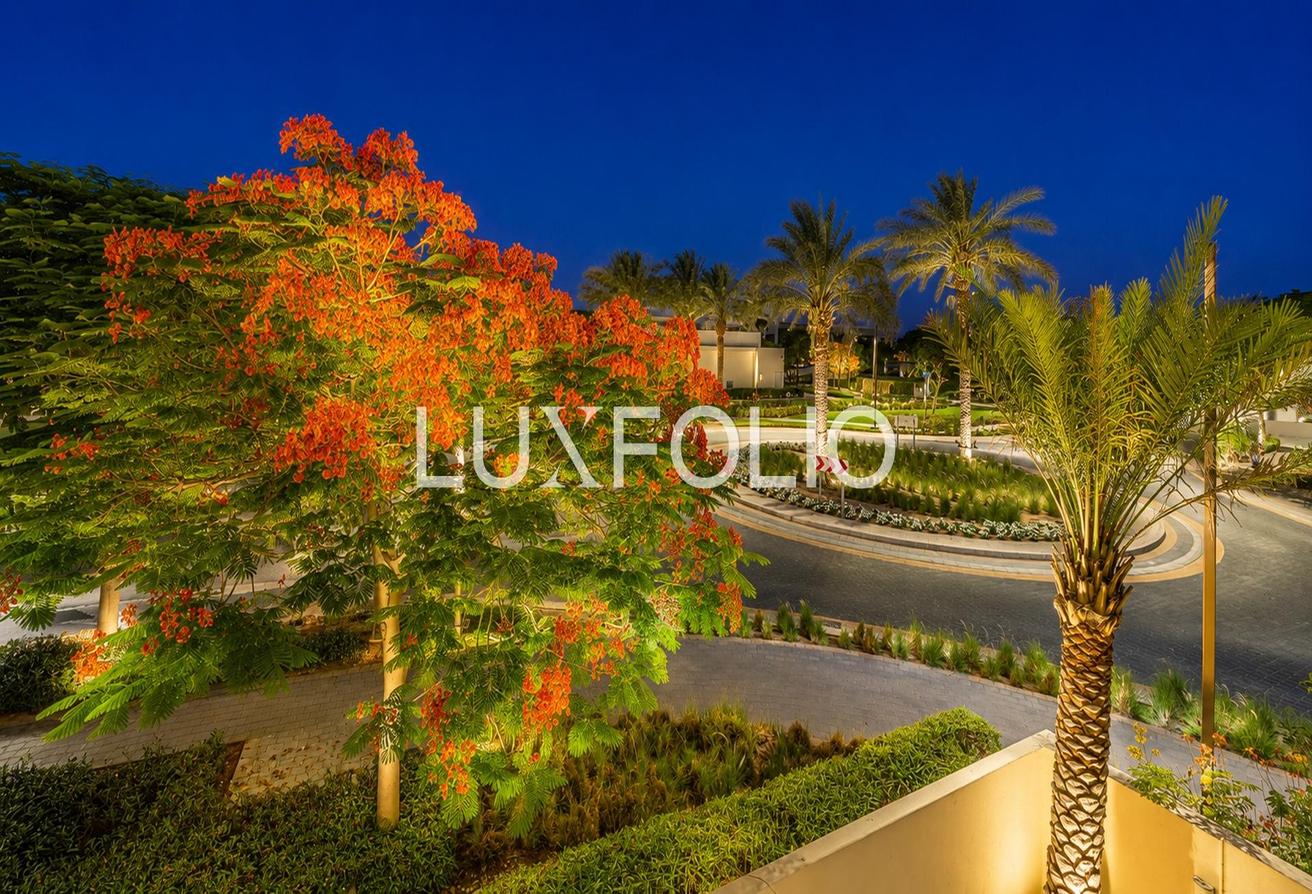 Luxury Upgrades | True Corner | Large Plot photo 3