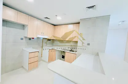 Apartment - 1 Bedroom - 2 Bathrooms for rent in Jumeirah Garden City - Al Satwa - Dubai