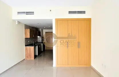 شقة - 1 حمام للايجار في May ريزيدنس 3 - ماي رزدنس - الضاحية 10 - قرية جميرا الدائرية - دبي