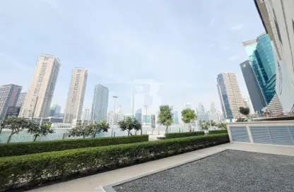 محل - استوديو للايجار في برج الأعمال - الخليج التجاري - دبي