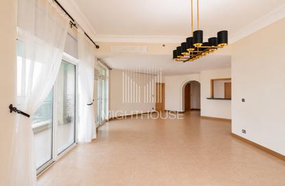 Apartment - 3 Bedrooms - 4 Bathrooms for rent in Al Shahla - Shoreline Apartments - Palm Jumeirah - Dubai