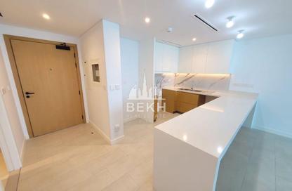 Apartment - 2 - 3 for rent in La Vie - Jumeirah Beach Residence - Dubai