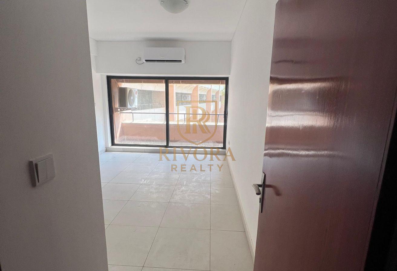 2 BHK | BALCONY | PRIME LOCATION photo 11