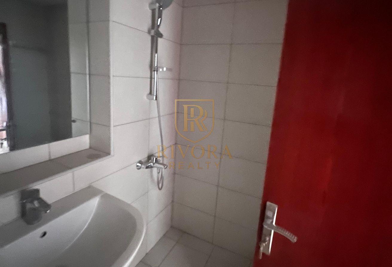 2 BHK | BALCONY | PRIME LOCATION photo 18