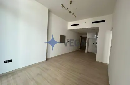 شقة - 2 غرف نوم - 2 حمامات للايجار في بن غاطي لونا - الضاحية 12 - قرية جميرا الدائرية - دبي