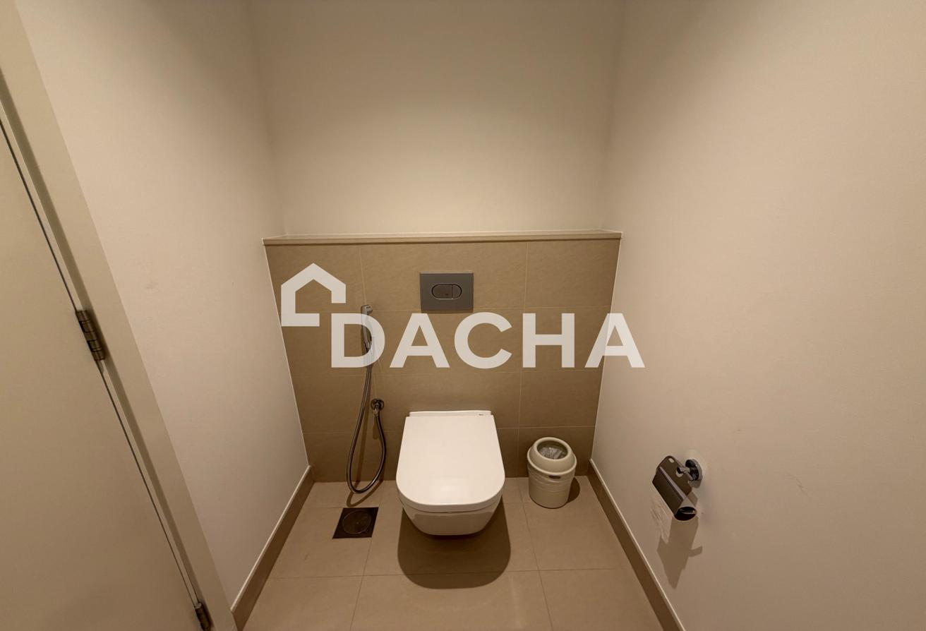 Burj Khalifa View | Fully Furnished | Vacant photo 13