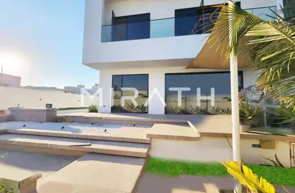 Villa - 4 Bedrooms - 5 Bathrooms for rent in Al Hudaiba Mall - Al Hudaiba - Bur Dubai - Dubai