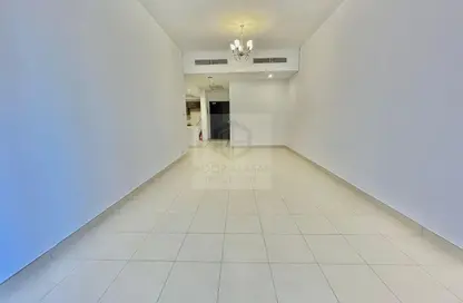 Apartment - 2 Bedrooms - 3 Bathrooms for rent in Latifa Tower - Sheikh Zayed Road - Dubai