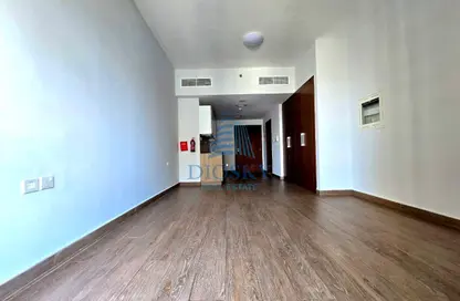 شقة - 1 حمام للايجار في اكا ريزيدنس - منطقة 11 - قرية جميرا الدائرية - دبي