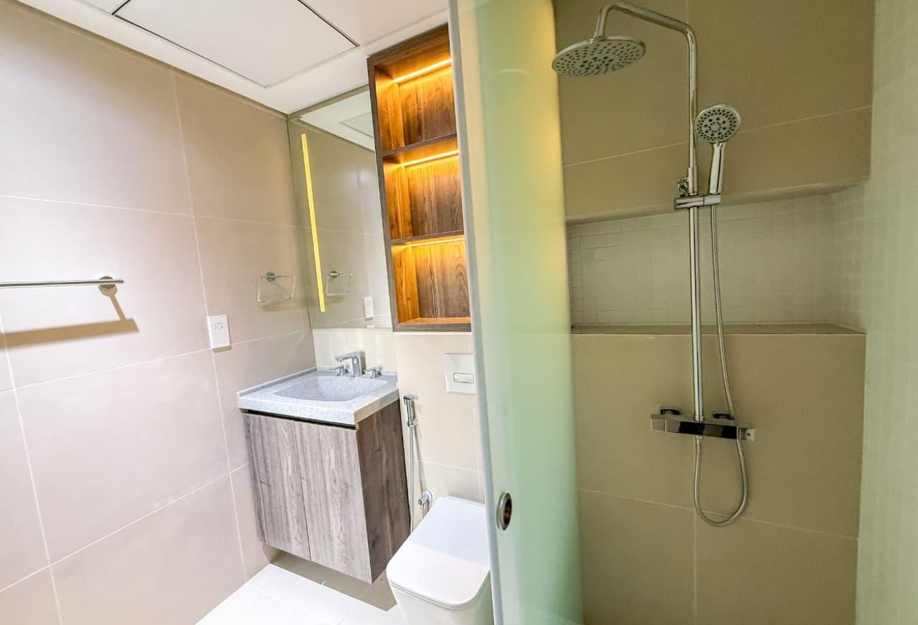 2 bedroom apartment in Century Tower, Business Bay: 17