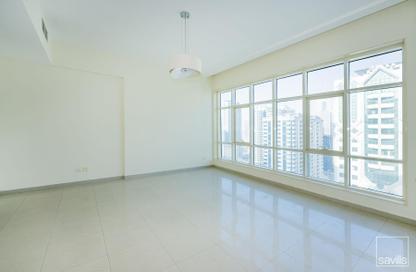Apartment - 3 Bedrooms - 3 Bathrooms for rent in Al Bandary Tower B - Al Bandary Twin Towers - Al Khan - Sharjah
