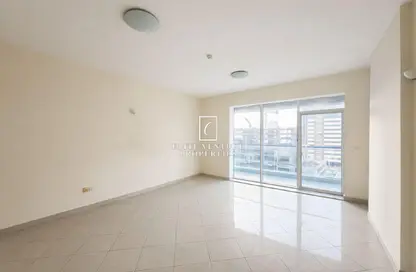 شقة - غرفة نوم - 2 حمامات للايجار في تفريعة القنال 2 - أبراج الجولف - مدينة دبي الرياضية - دبي