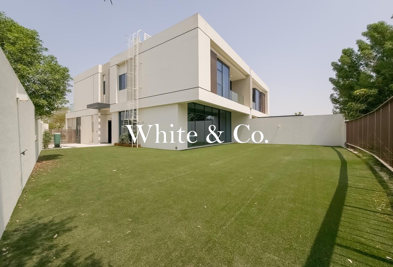 Smart Home | Fully Upgraded | Furnished photo 5