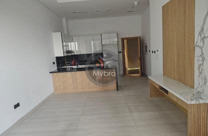 Apartment - 2 - 3 for rent in Bin Hendi Tower - Al Mankhool - Bur Dubai - Dubai