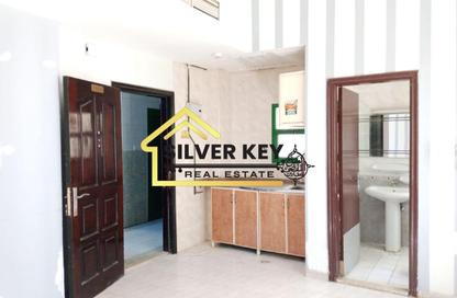 Apartment - Studio - 1 Bathroom for rent in Al Mujarrah - Al Sharq - Sharjah Apartment - Studio - 1 Bathroom for rent in Al Mujarrah - Al Sharq - Sharjah