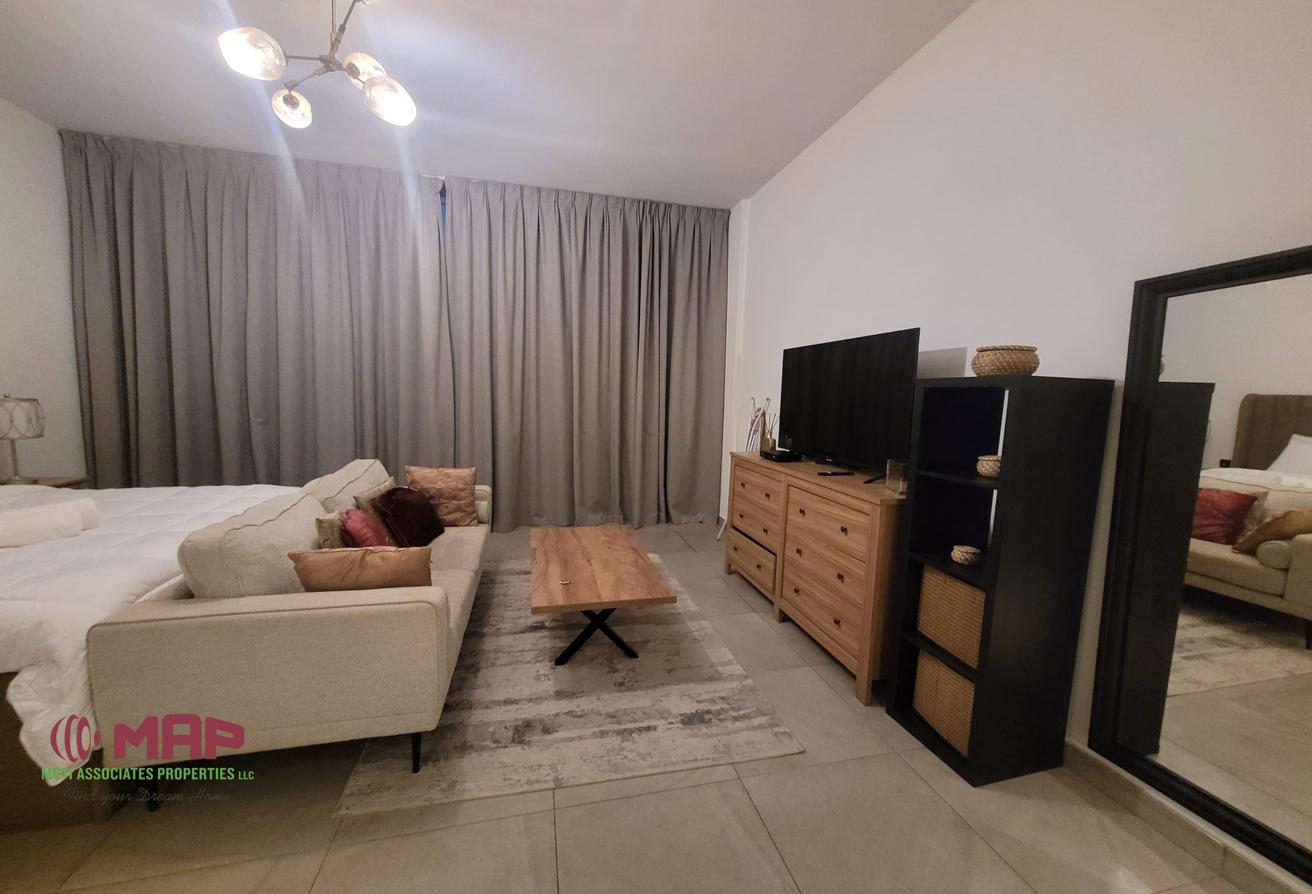 Community View | Fully Furnished | Spacious photo 8