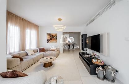 Townhouse - 3 - 4 for rent in Springs 15 - The Springs - Dubai