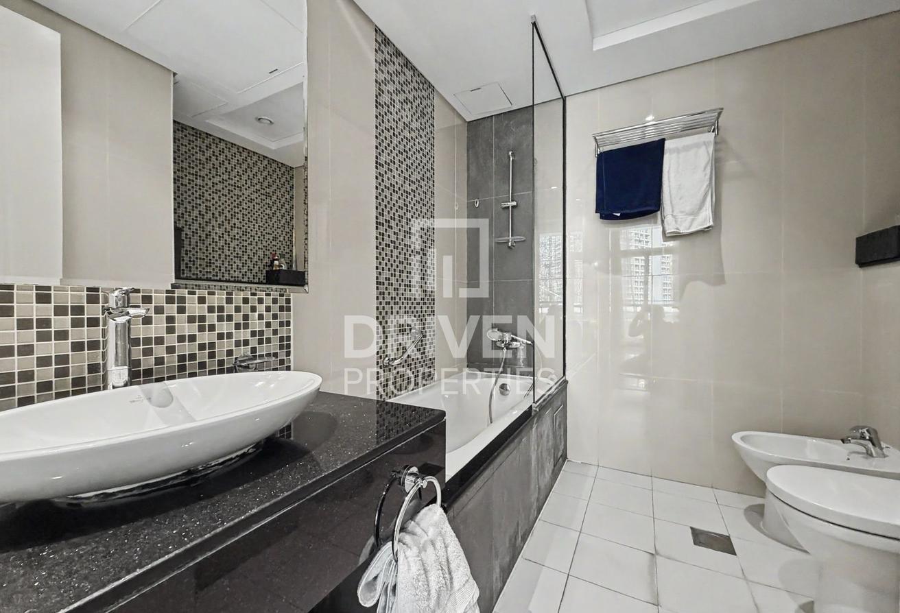 Large Size | Furnished | Amazing Amenities photo 7
