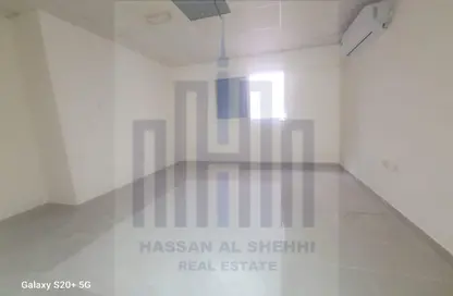 Apartment - 1 Bathroom for rent in Muwailih Building - Muwaileh - Sharjah