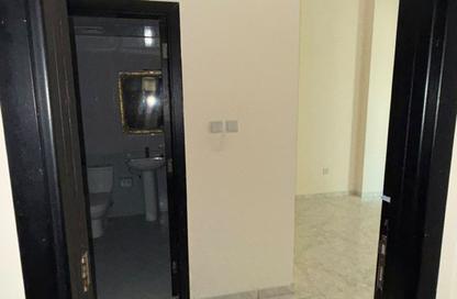 Apartment - 4 - 4 for rent in Paradise Lakes Tower B6 - Paradise Lakes Towers - Emirates City - Ajman