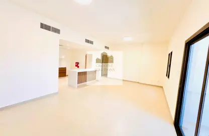 Apartment - 3 Bedrooms - 3 Bathrooms for rent in The Gardens Building 24 - The Gardens Buildings - The Gardens - Dubai