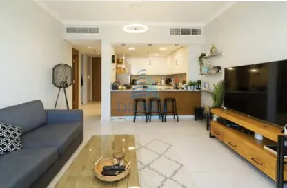 Apartment - 1 Bedroom - 2 Bathrooms for rent in Regent Court - District 14 - Jumeirah Village Circle - Dubai