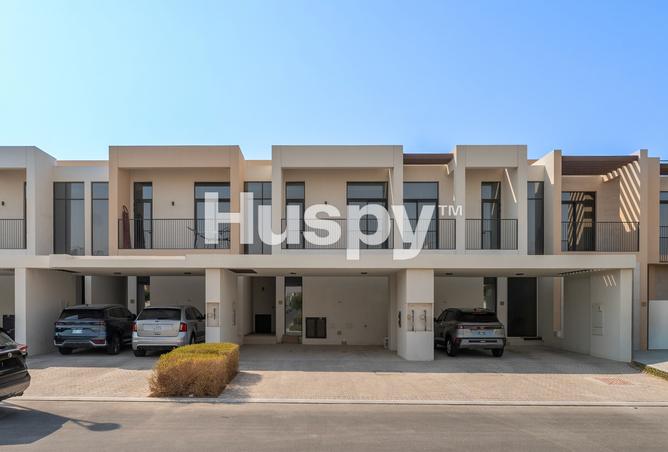 Single Row | Close to Amenities | Vacant photo 2