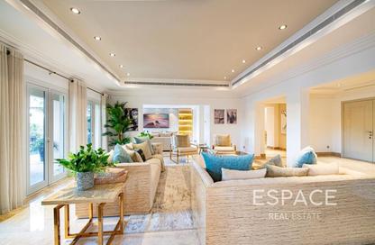 Villa - 6 Bedrooms - 5 Bathrooms for rent in Meadows 5 - Meadows - Dubai