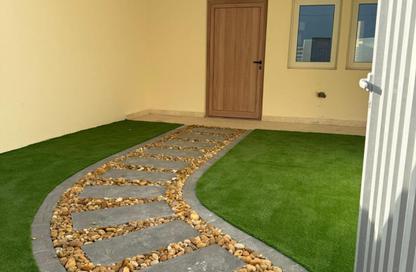 Townhouse - 2 Bedrooms - 3 Bathrooms for rent in Rukan 3 - Rukan - Dubai