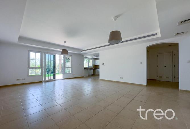 74251316 - Property Image 3