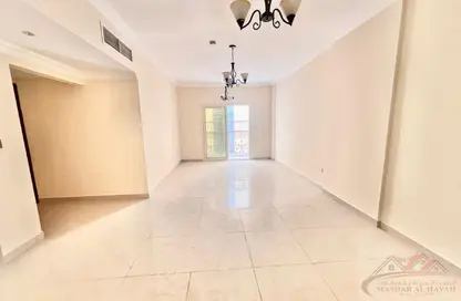 Apartment - 2 Bedrooms - 2 Bathrooms for rent in Muwaileh 29 Building - Muwaileh - Sharjah