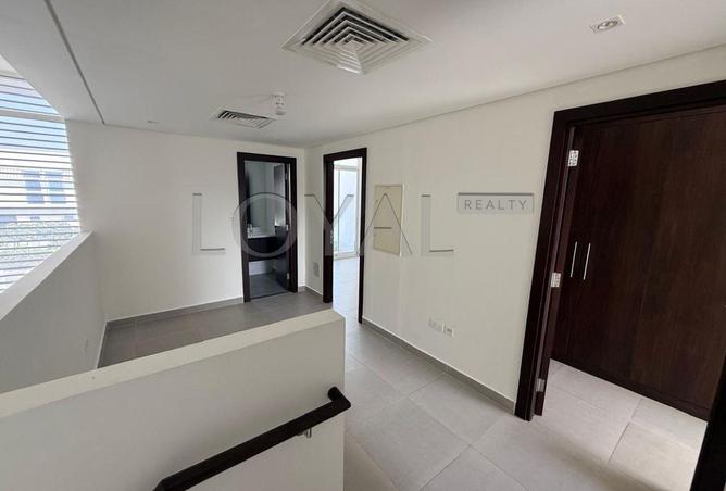 Spacious 4BR + Maid | Prime Location | Arabella 1 photo 2