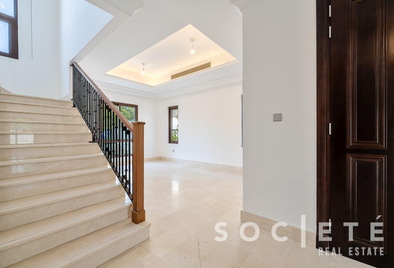 Prime Location | Vacant Now | Huge Plot photo 8