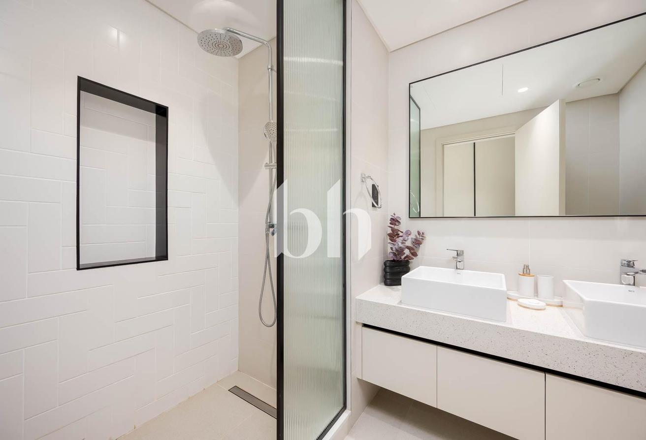 Corner Unit | Chiller Free | Full Marina Sea View photo 14