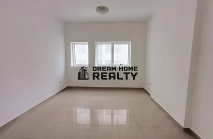 Apartment - 2 Bedrooms - 2 Bathrooms for rent in Al Khan Corniche - Al Khan - Sharjah