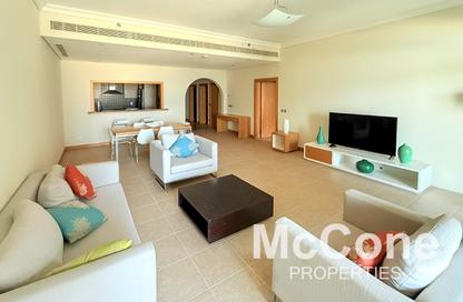 Apartment - 2 - 3 for rent in Al Das - Shoreline Apartments - Palm Jumeirah - Dubai