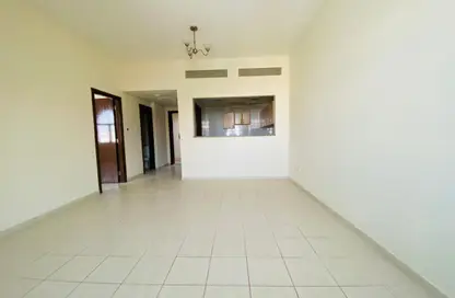 شقة - غرفة نوم - 2 حمامات للايجار في تي 03 - طراز أسباني - المدينة العالمية - دبي شقة - غرفة نوم - 2 حمامات للايجار في تي 03 - طراز أسباني - المدينة العالمية - دبي