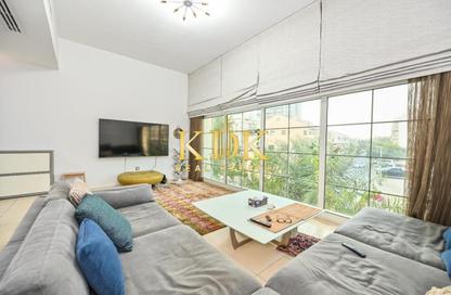 Villa - 3 - 5 for rent in Westar Les Castelets - District 10 - Jumeirah Village Circle - Dubai Villa - 3 - 5 for rent in Westar Les Castelets - District 10 - Jumeirah Village Circle - Dubai