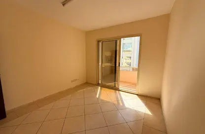 شقة - غرفة نوم - 1 حمام للايجار في الند - القاسمية - الشارقة