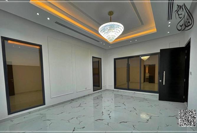 100392306 - Property Image 2